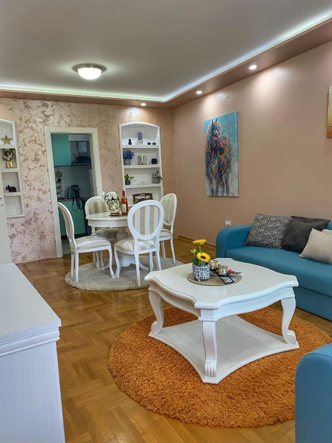Apartman Diana Sremska Mitrovica Eksteriør billede