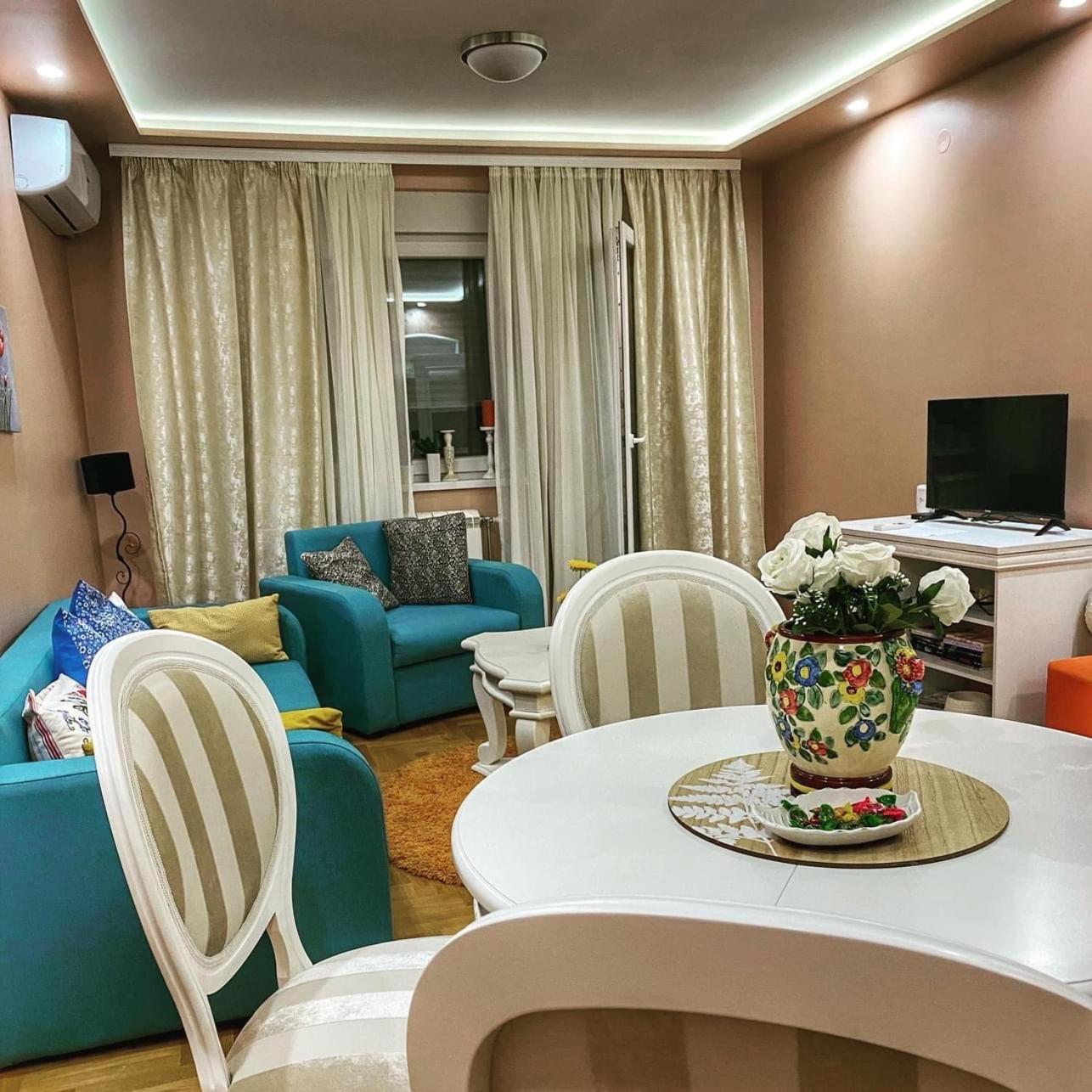 Apartman Diana Sremska Mitrovica Eksteriør billede